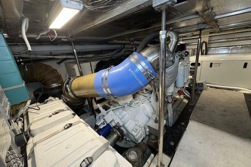 Carver 56 Voyager image