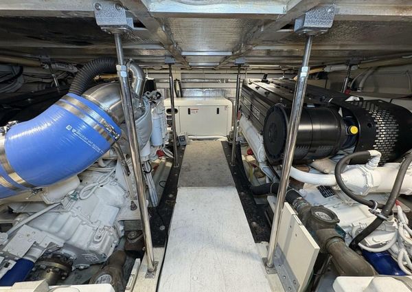 Carver 56 Voyager image