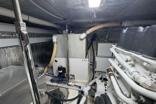 Carver 56 Voyager image