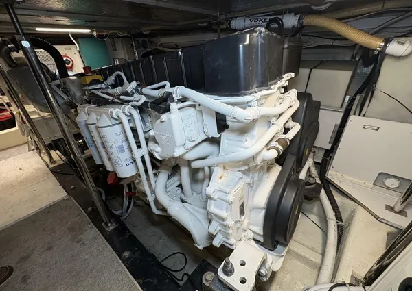 Carver 56 Voyager image