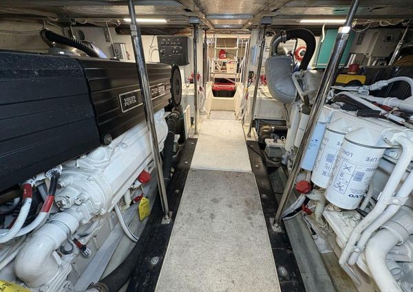 Carver 56 Voyager image