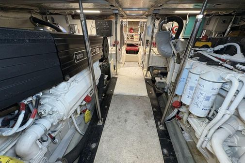 Carver 56 Voyager image