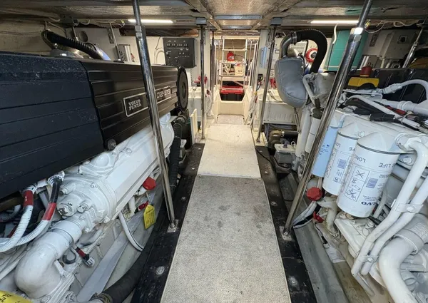 Carver 56 Voyager image