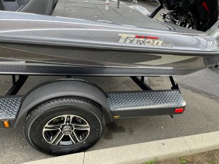 Triton 18 TRX image
