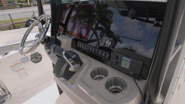 Boston Whaler 280 Dauntless image