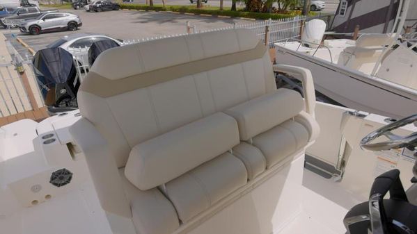 Boston Whaler 280 Dauntless image