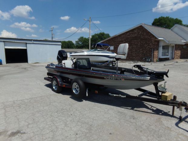 1983 Ranger 330 Belleville, Illinois - Belleville Sport Sales