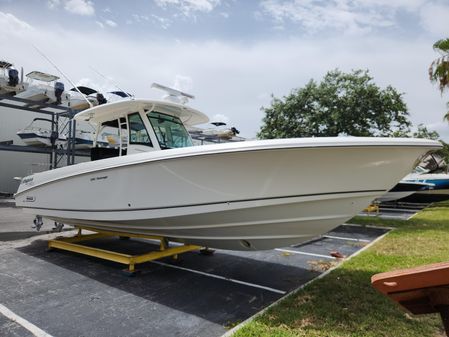 Boston Whaler 350 Outrage image