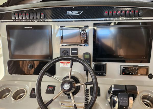 Boston Whaler 350 Outrage image