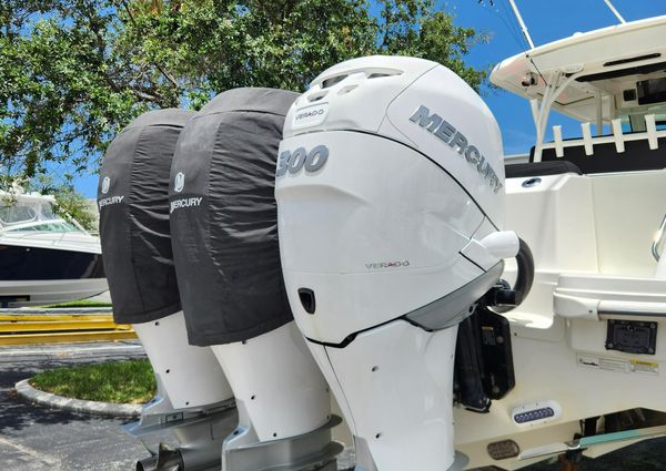 Boston Whaler 350 Outrage image