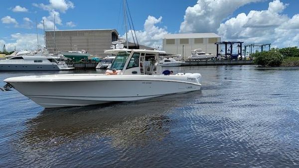 Boston Whaler 350 Outrage 