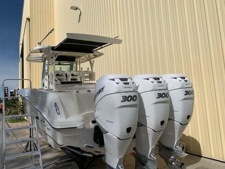 Boston Whaler 350 Outrage image