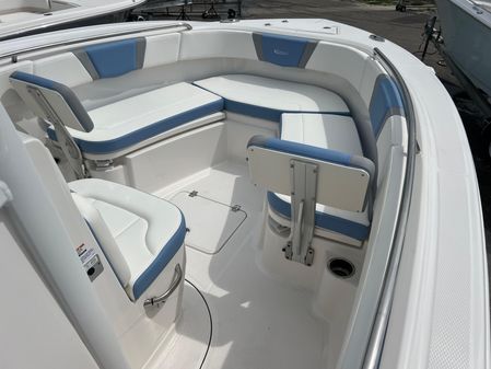 Robalo R230-CENTER-CONSOLE image