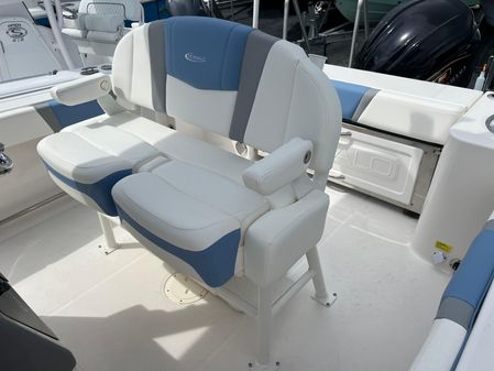 Robalo R230-CENTER-CONSOLE image