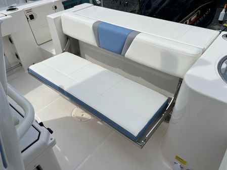 Robalo R230-CENTER-CONSOLE image