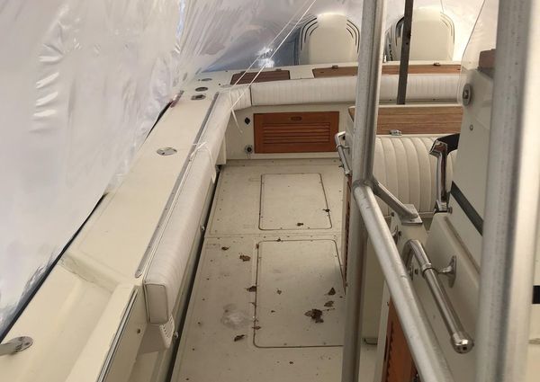 Boston-whaler 27-OUTRAGE-CENTER-CONSOLE image