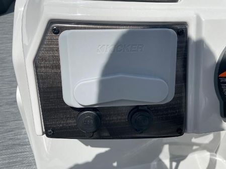 Lowe SS-230-WT image