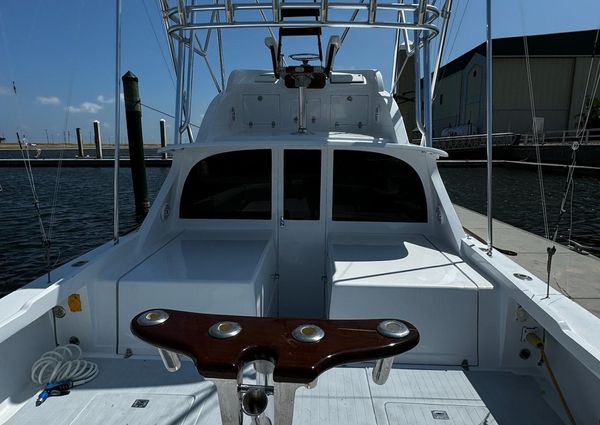 Bertram 31 Flybridge Cruiser image