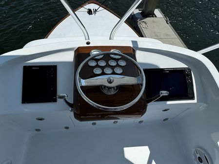 Bertram 31 Flybridge Cruiser image