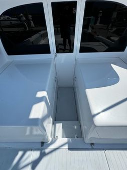 Bertram 31 Flybridge Cruiser image