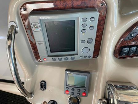 Sea Ray 340 Sundancer image