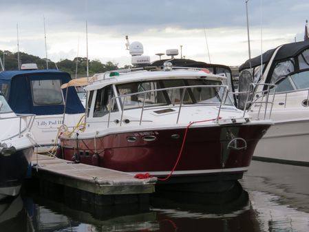 Cutwater 30 Sedan LE image