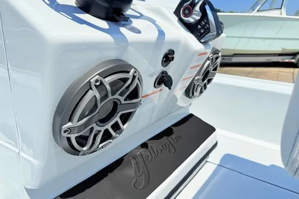 Yellowfin 24-BAY-CE image