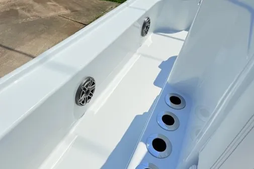 Yellowfin 24-BAY-CE image