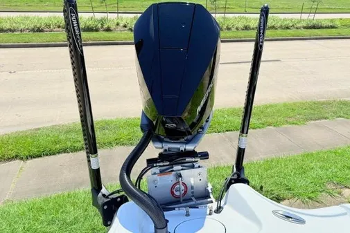 Yellowfin 24-BAY-CE image