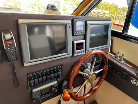 Cutwater 30 Sedan LE image