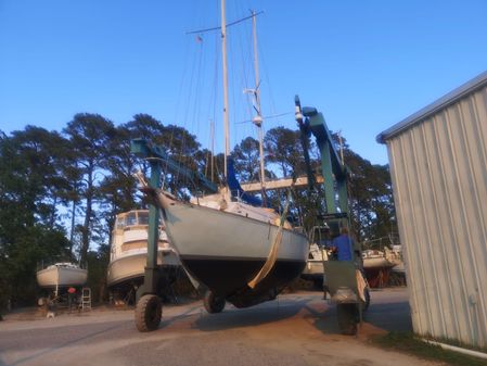 Samson 35-foot Cruising Ketch image