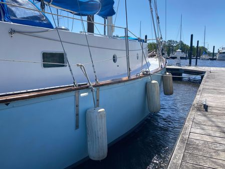 Samson 35-foot Cruising Ketch image