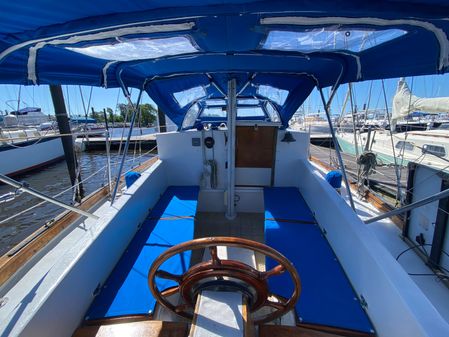 Samson 35-foot Cruising Ketch image