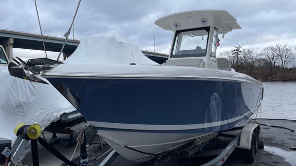 Pursuit S 248 Sport