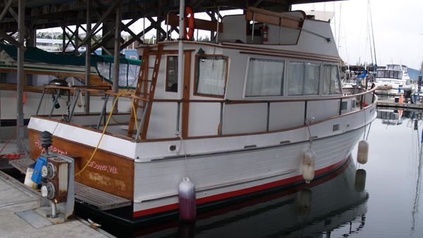 Grand Banks Sedan