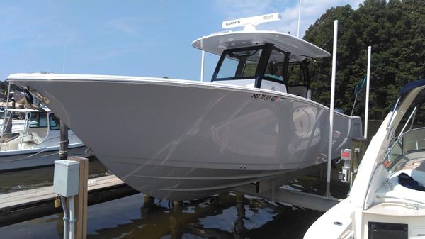 Sportsman Open 302 Center Console image