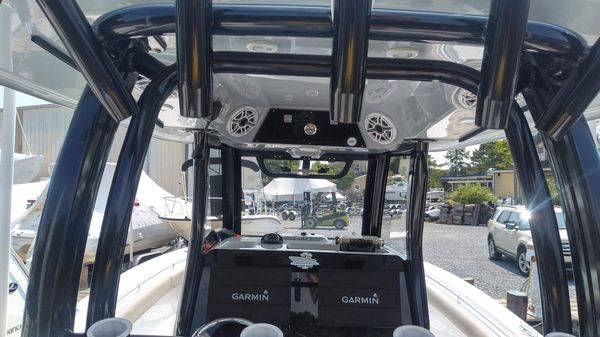 Sportsman Open 302 Center Console image