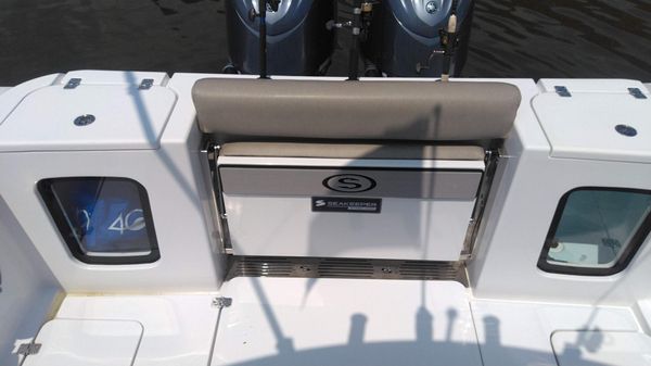 Sportsman Open 302 Center Console image