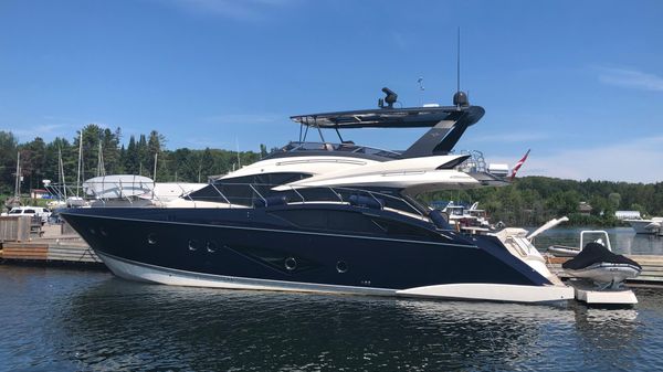 Marquis 630 Sport Yacht