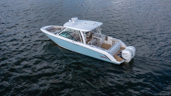 Boston Whaler 320 Vantage 