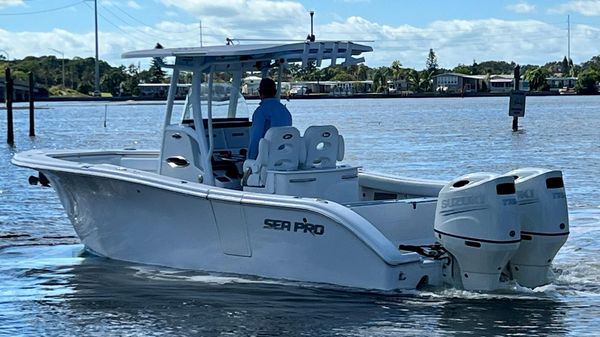 Sea Pro 259 Center Console