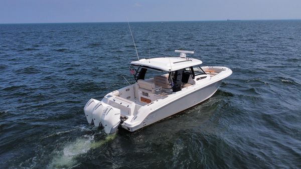 Boston Whaler 350 Realm image