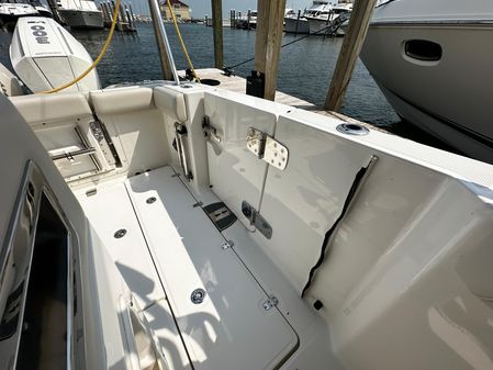 Boston Whaler 350 Realm image