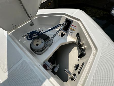 Boston Whaler 350 Realm image