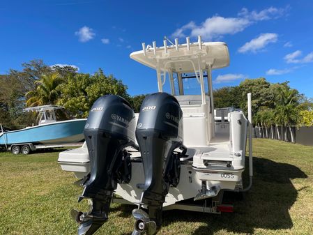 Robalo R272 Center Console image