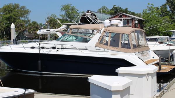 Sea Ray Sundancer 44