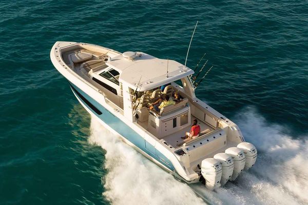 Boston Whaler 420 Outrage - main image