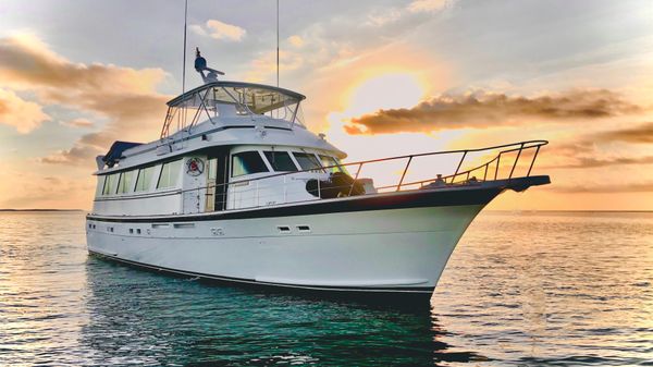 Hatteras 72 Motor Yacht