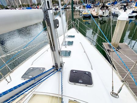 Beneteau 393 image