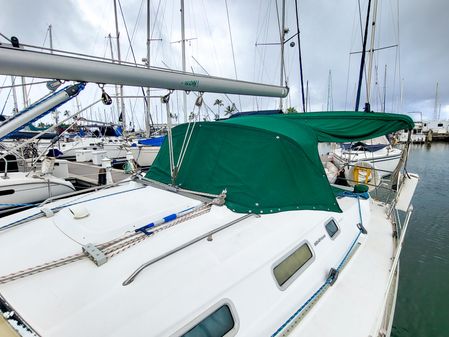 Beneteau 393 image